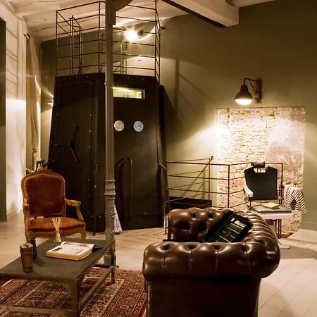Apartment Surprenantes- Jules Verne