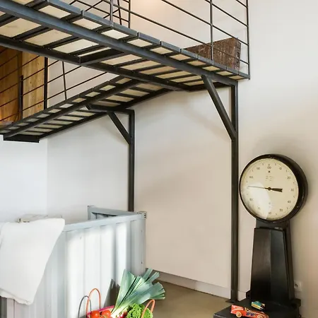 Apartment Surprenantes- Jules Verne
